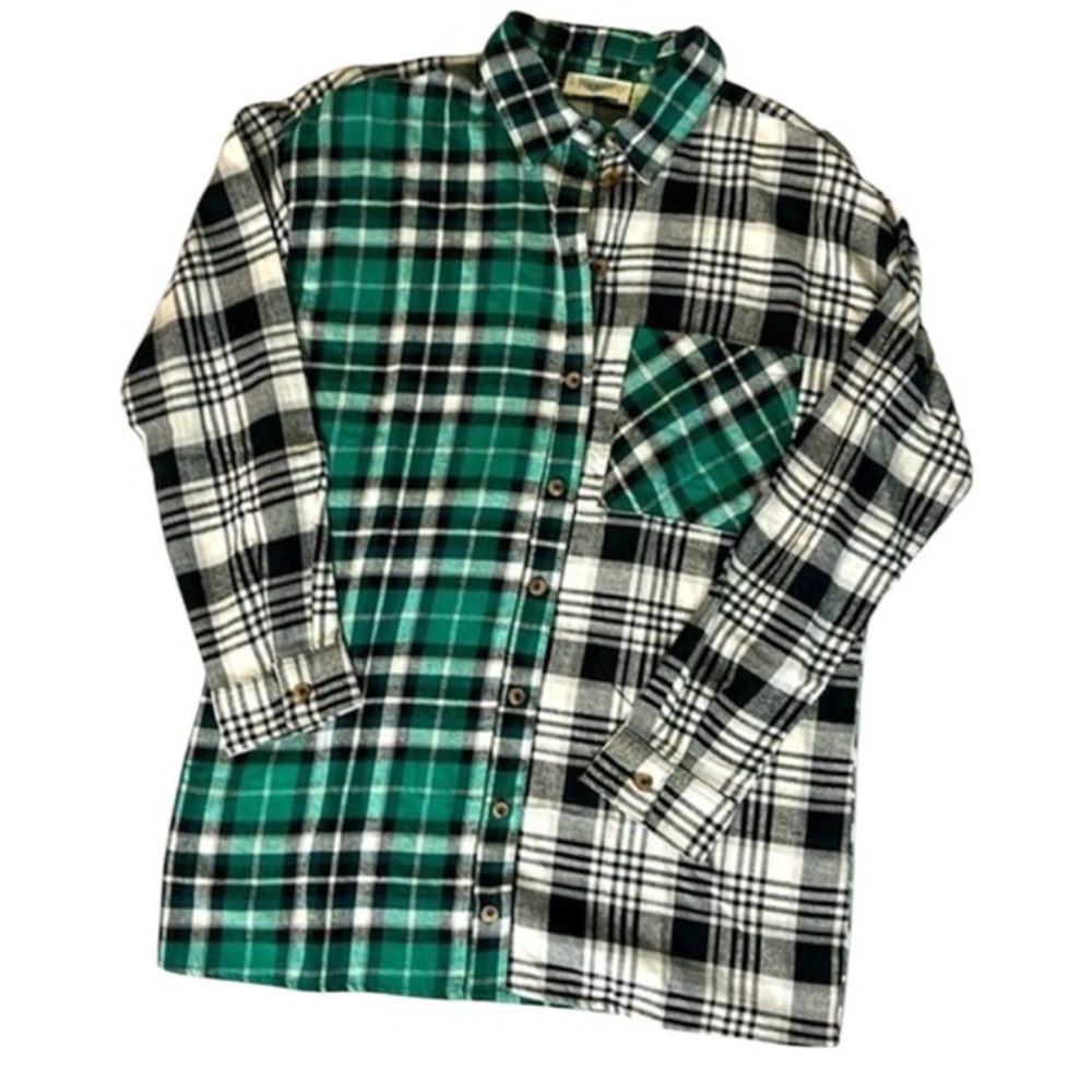 ⭐️ NWT- Retrod plaid oversized button-down shirt - size XS